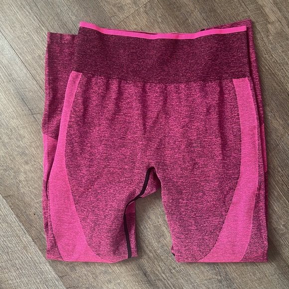 Pink seamless leggings - Picture 3 of 5